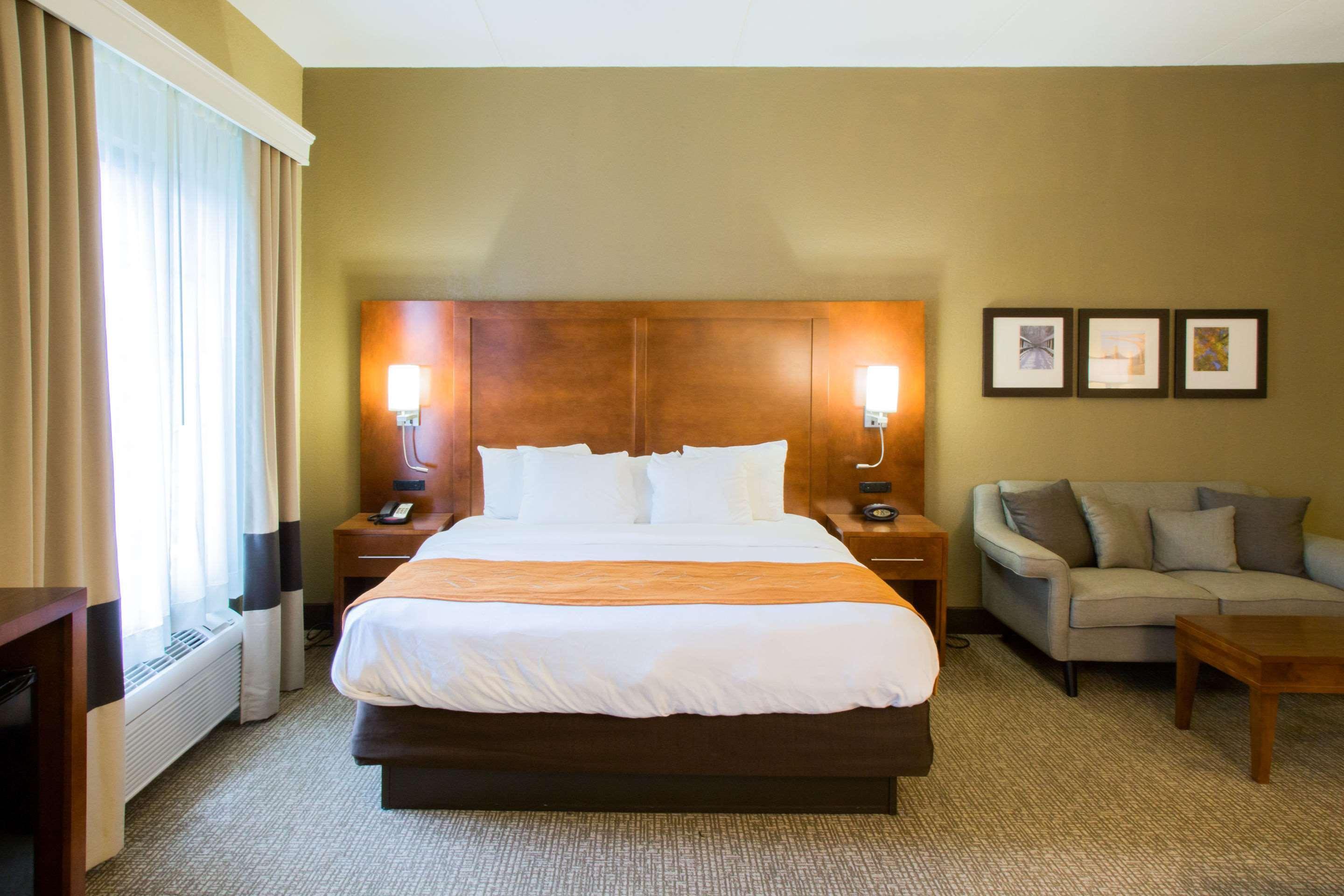 Comfort Suites Grand Rapids South Exterior photo